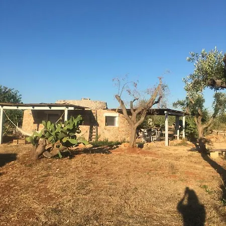 Trullo Lu Ruezzo 펜션 갈라토네