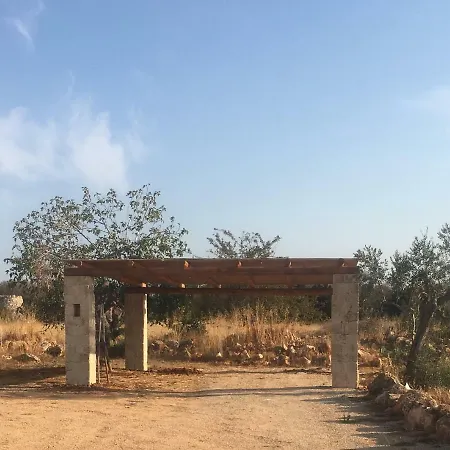 Trullo Lu Ruezzo غالاتوني